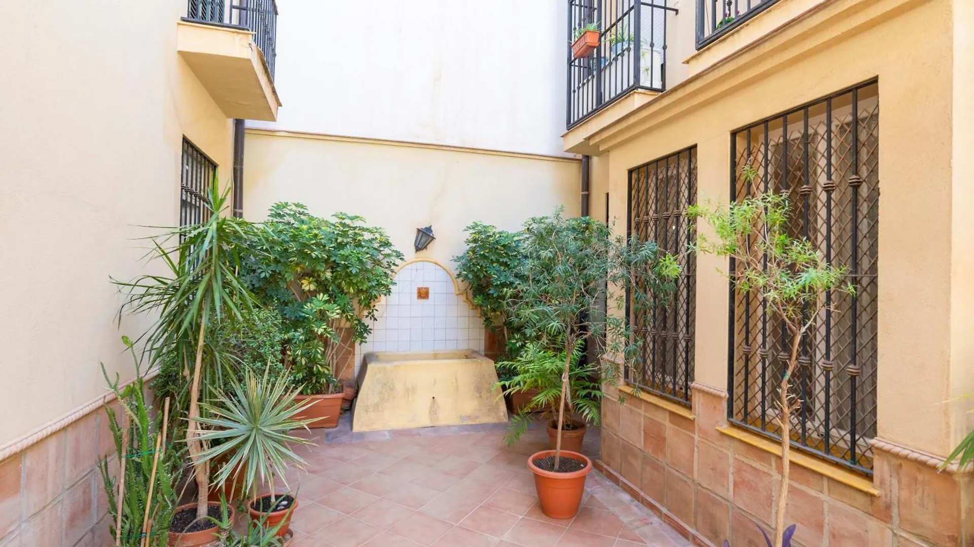 Apartment & Pool In Malaga City Center