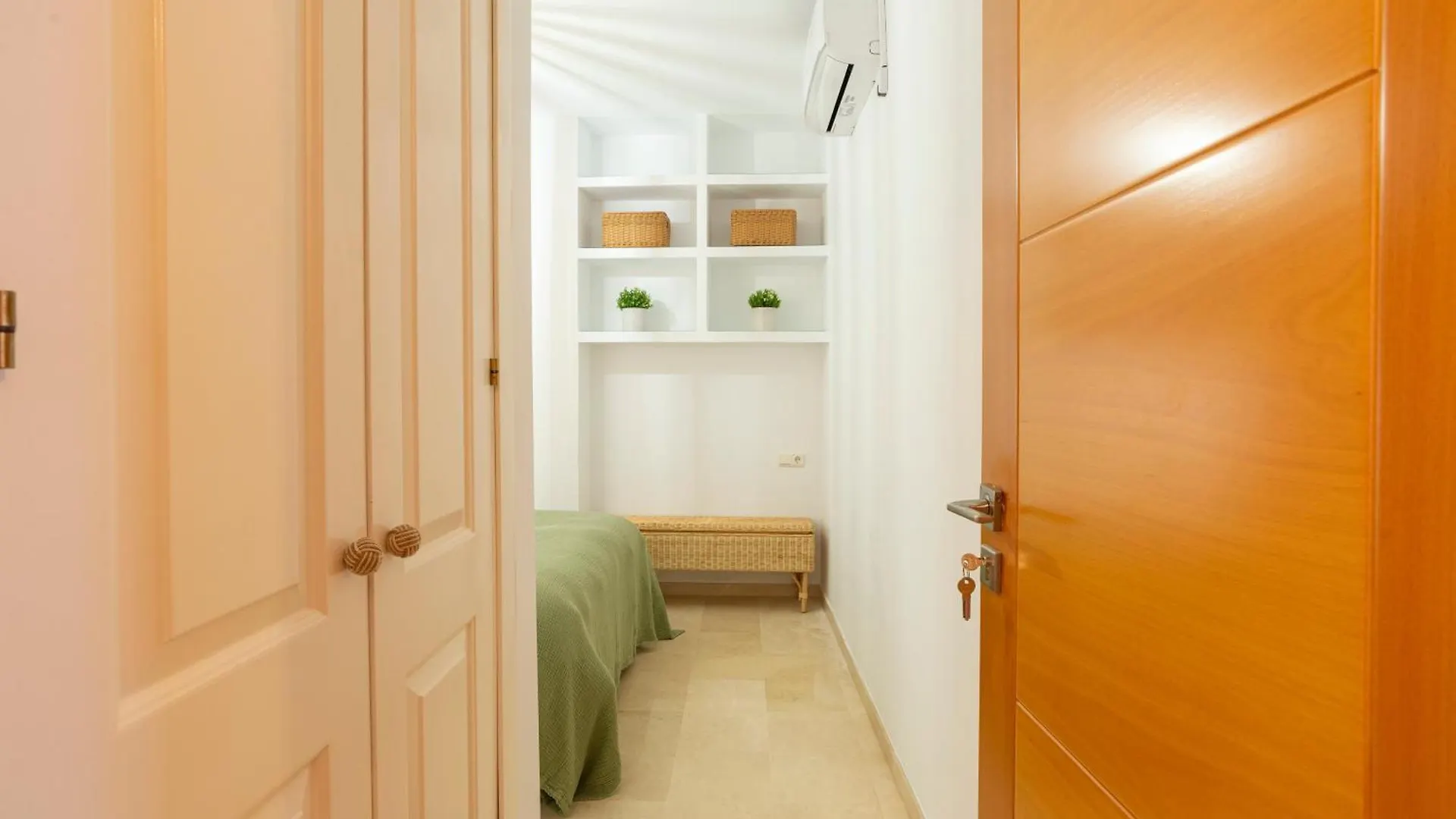 Apartment & Pool In Malaga City Center 0*,