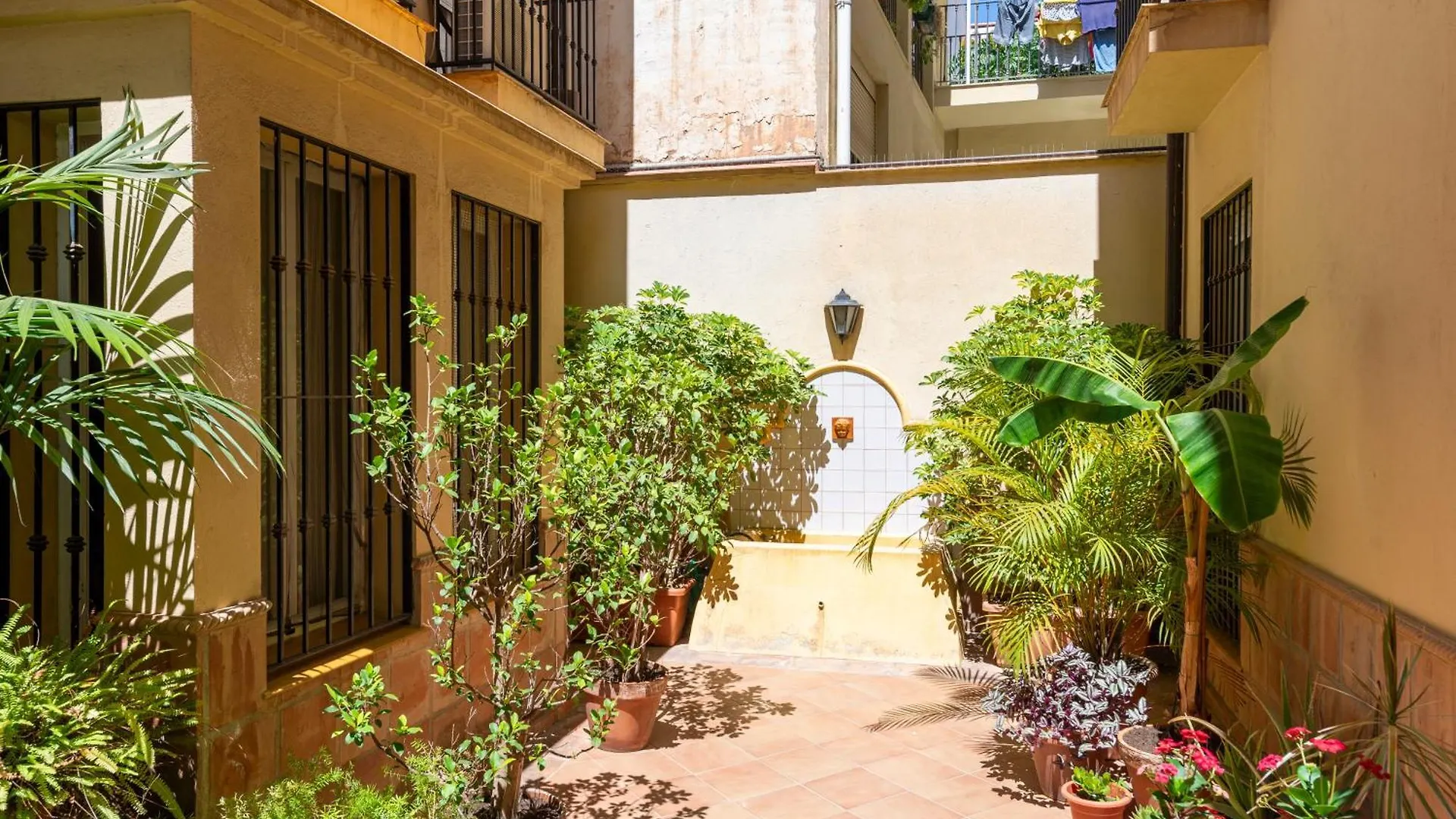 Apartment & Pool In Malaga City Center