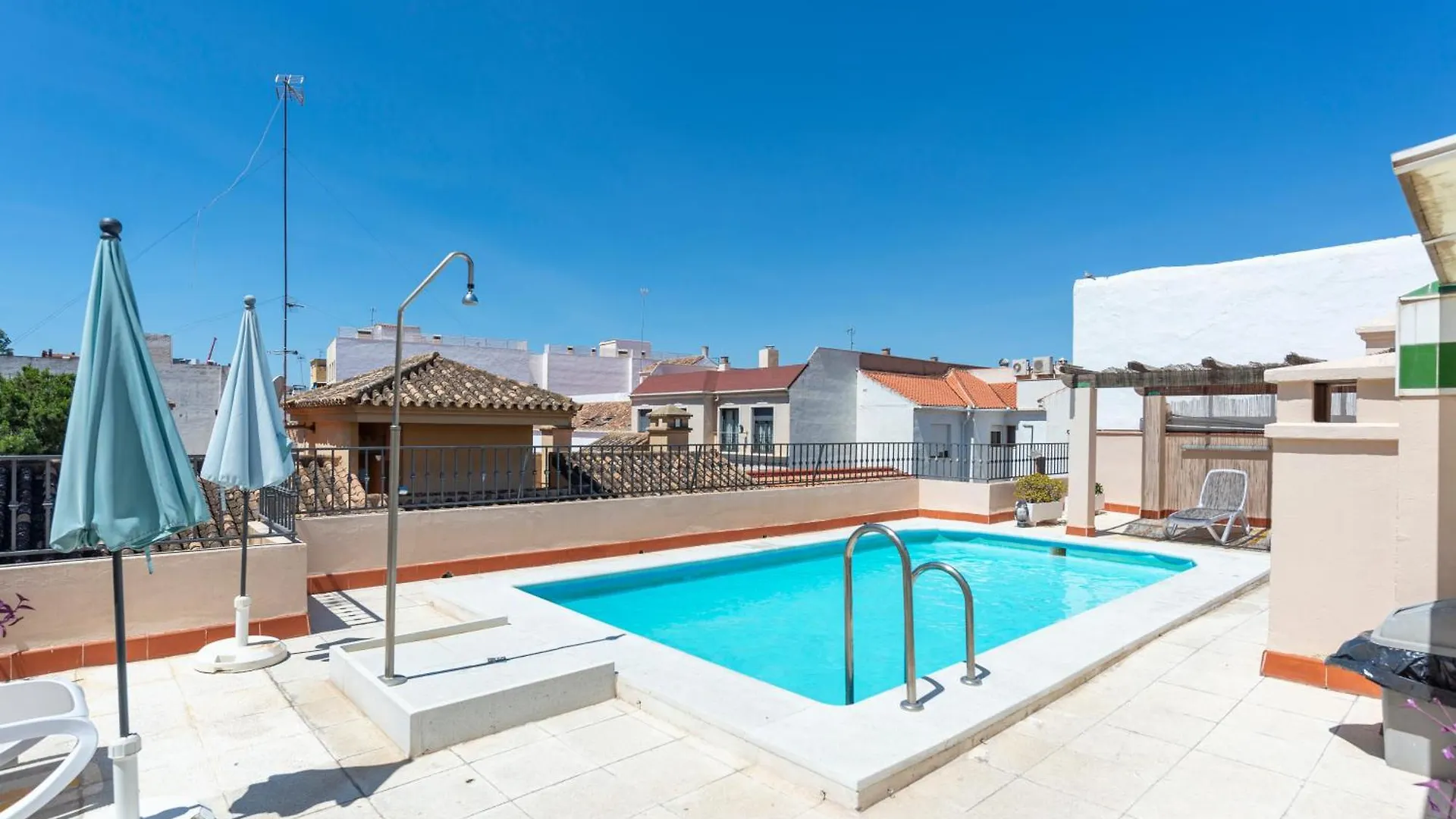 Apartment & Pool In Malaga City Center