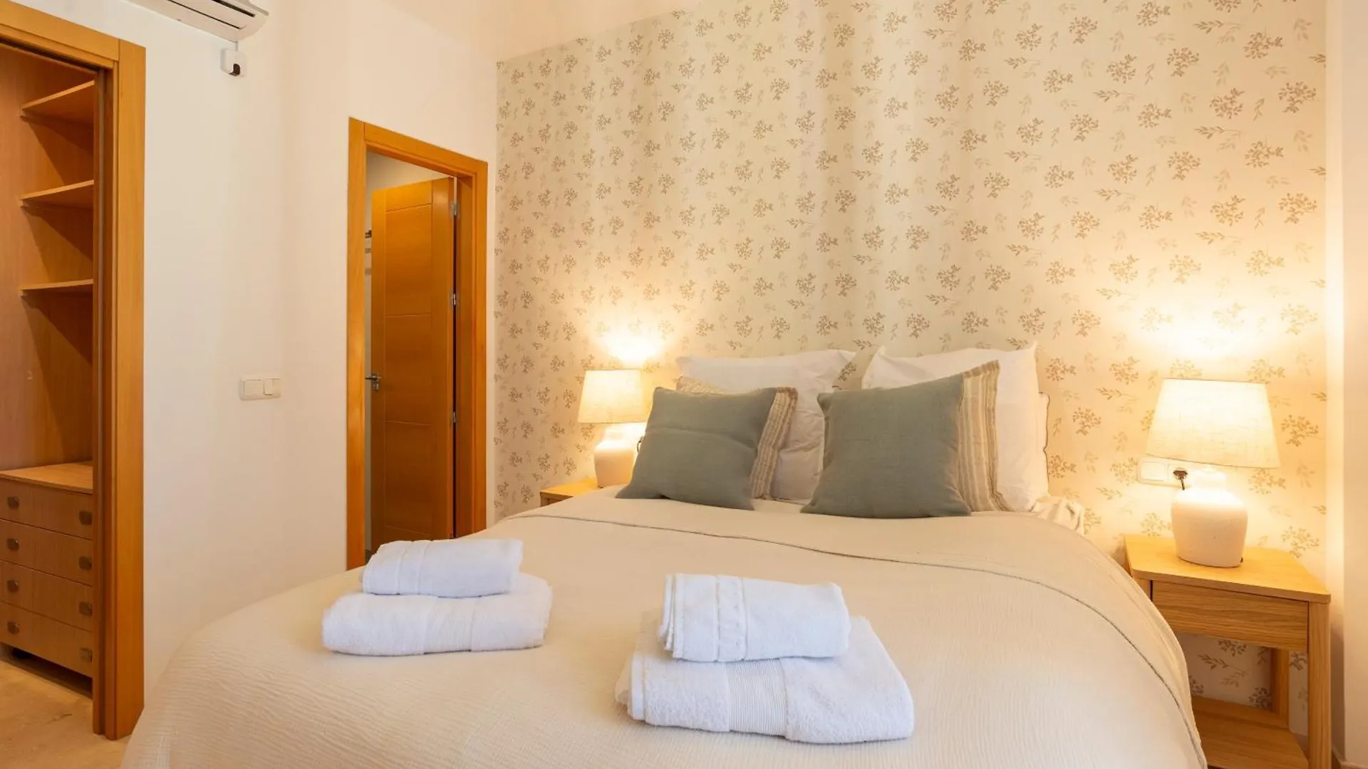 Apartment & Pool In Malaga City Center
